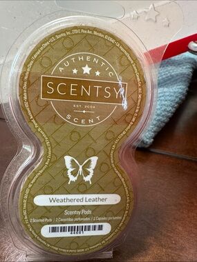 Scentsy Weathered Leather Wax Pods - Olive Green and Tan